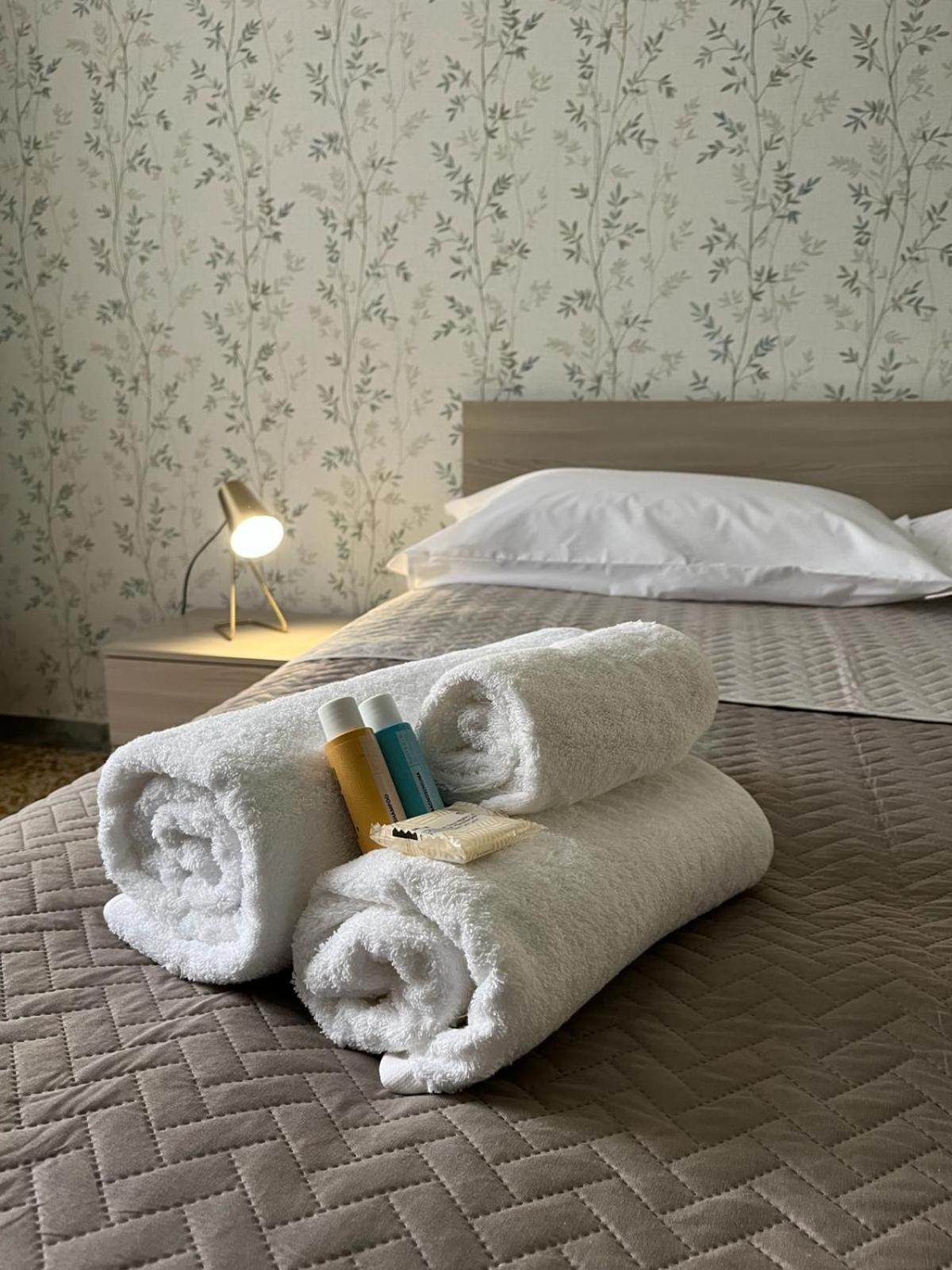 Luna Apartment Civitavecchia Buitenkant foto
