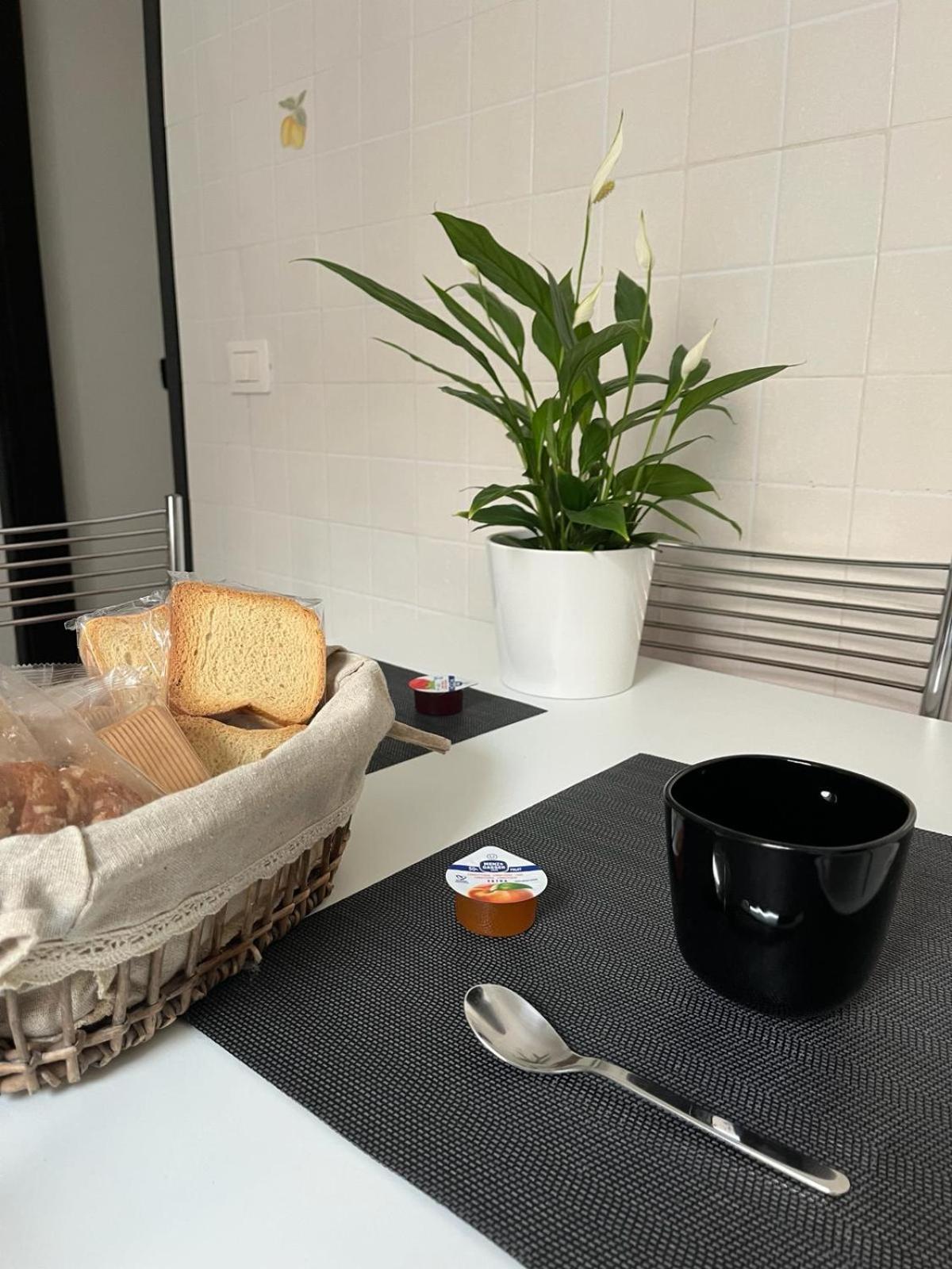 Luna Apartment Civitavecchia Buitenkant foto