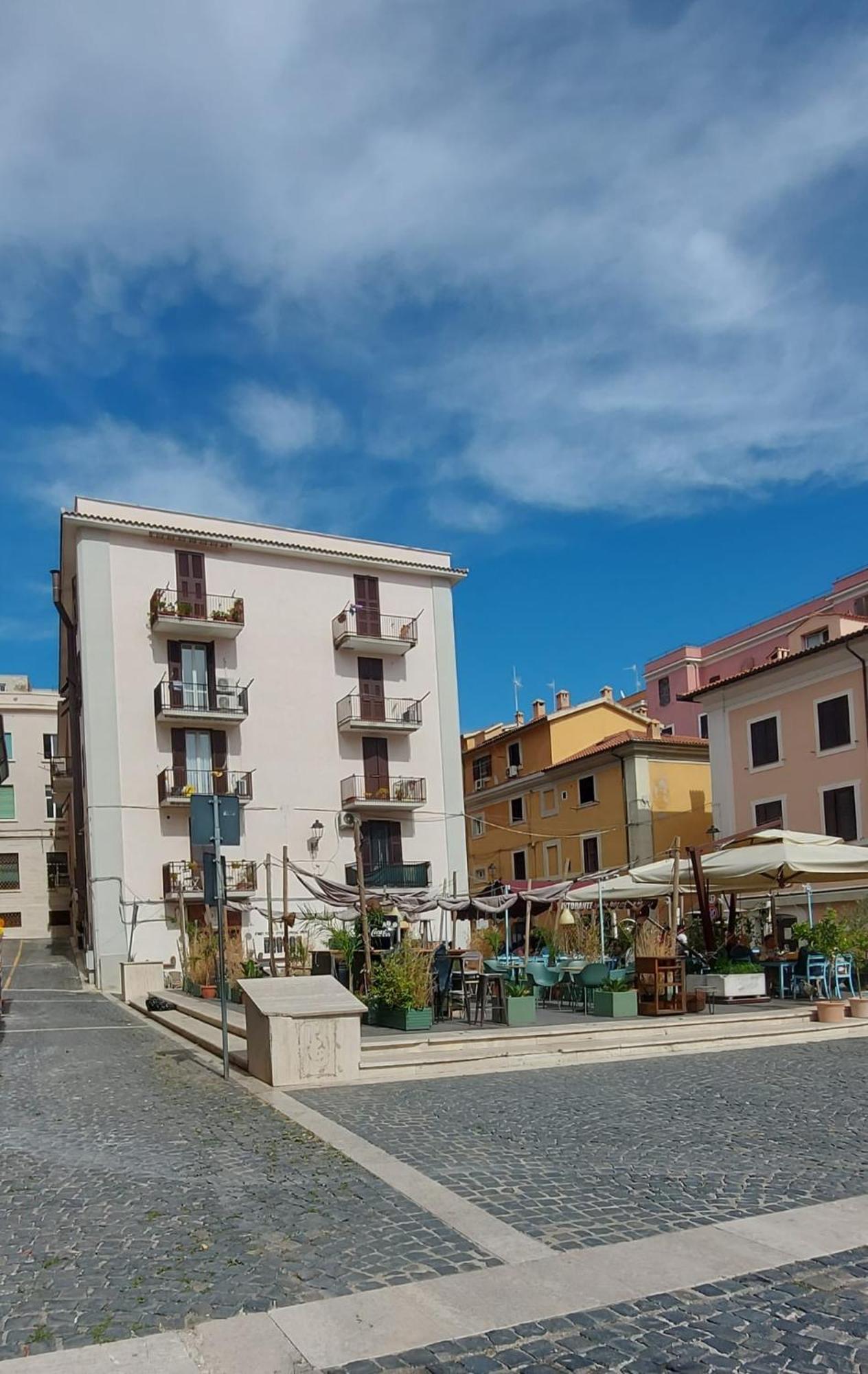Luna Apartment Civitavecchia Buitenkant foto